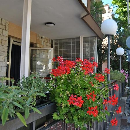 Le Aromatiche B&B Viserbella di Rimini Exterior foto